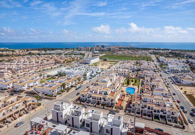 Contemporary 4 Bedroom Detached Villas with Solarium in Orihuela 14