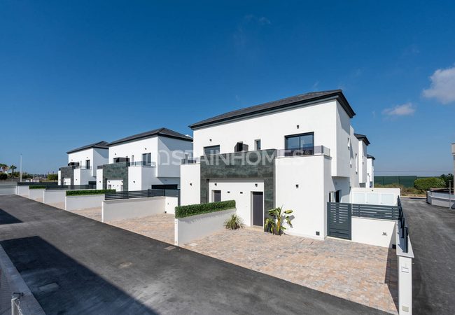 Gut Gelegene Bungalows Mit Stilvollem Design In Santa Pola