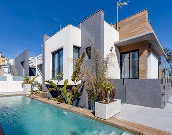 Stylish Villa Within Walking Distance to the Beach in Torrevieja 2