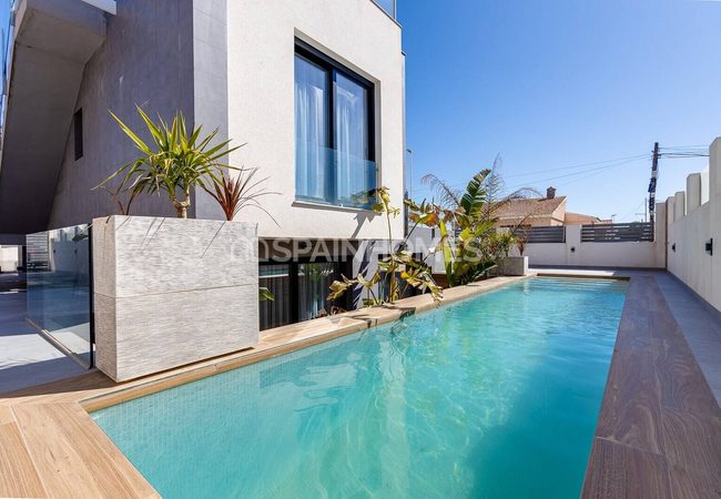 Stylish Villa Within Walking Distance to the Beach in Torrevieja 4