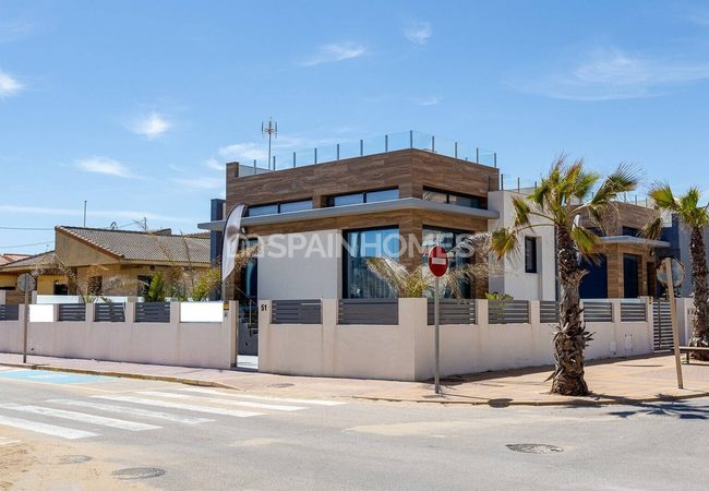 Stylish Villa Within Walking Distance to the Beach in Torrevieja 13