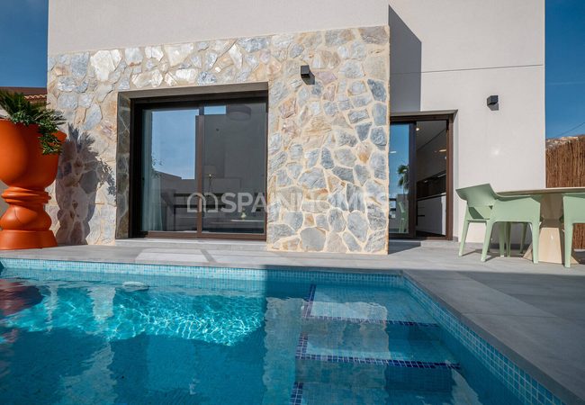 Costa Blanca'da Kaliteli İşçiliğe Sahip Müstakil Villalar 1