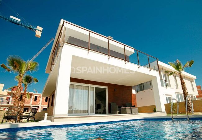 Well-located Santa Pola Villas for Sale on Costa Blanca 1