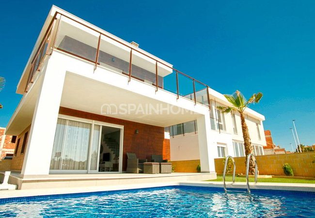 Well-located Santa Pola Villas for Sale on Costa Blanca