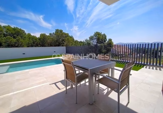 Alicante'de Havuzlu Müstakil Villalar 2
