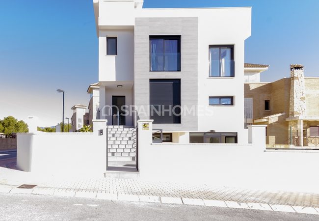 Alicante La Nucia'da Sahile Yakın Konumda Müstakil Evler 5