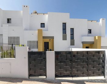 Nybyggda Hus I Lugnt Område Nära Kusten I Busot 1