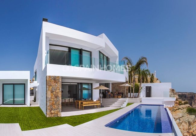 Alicante Benichatell'de Panoramik Deniz Manzaralı Lüks Villa 9