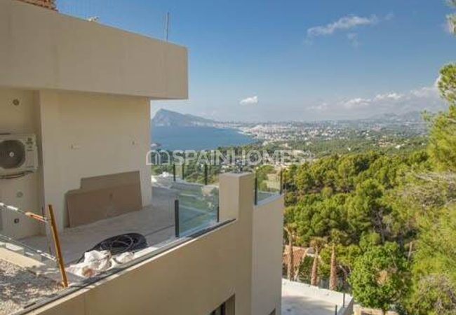Alicante Altea'da Muhteşem Manzaralı Lüks Villa 5