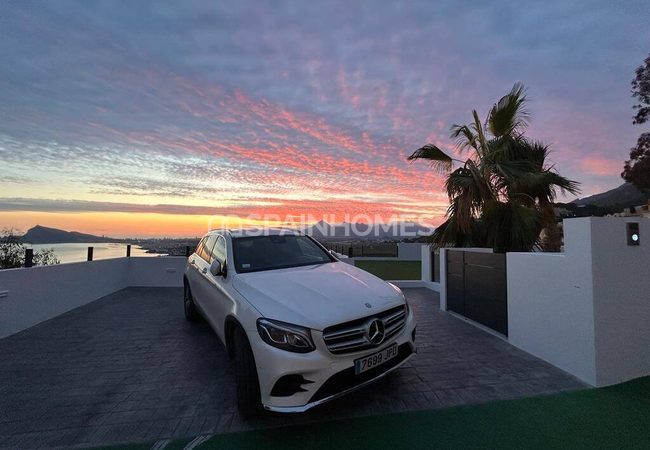 Alicante Altea'da Muhteşem Manzaralı Lüks Villa 9