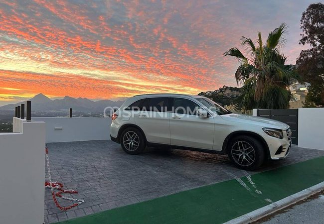 Alicante Altea'da Muhteşem Manzaralı Lüks Villa 11
