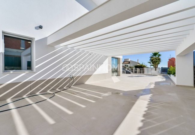 Finestrat'ta Deniz Manzaralı Anahtar Teslim Müstakil Villa 4