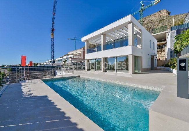 Finestrat'ta Deniz Manzaralı Anahtar Teslim Müstakil Villa 1
