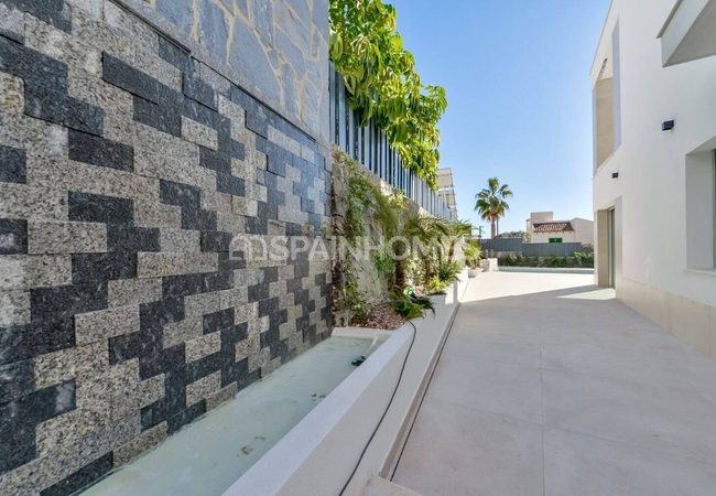 Finestrat'ta Deniz Manzaralı Anahtar Teslim Müstakil Villa 7