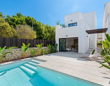Alicante Mil Palmeras'ta Sahile Yakın Havuzlu Müstakil Villalar 2