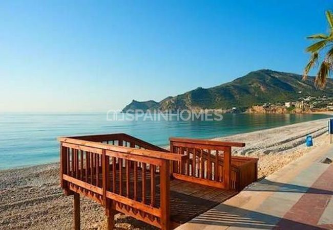 Benidorm'da Sahile Yakın Konumda Lüks Site İçinde Daireler 13