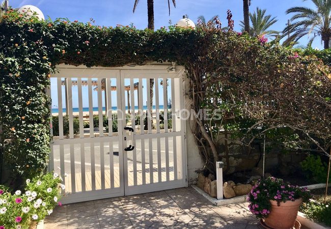Sea View Apartment with 3 Bedrooms in San Juan Alicante 10