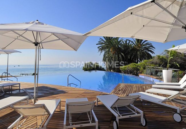 Detached Real Estate with Pools in Alicante San Miguel 34