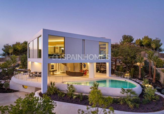 Detached Luxury House Inside a Prestigious Resort in San Miguel 1