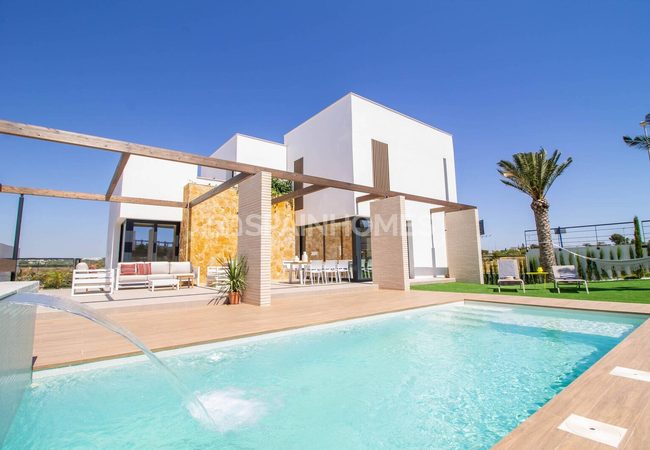 Vrijstaande Woningen Met 4 Slaapkamers Dichtbij Strand In Orihuela 1