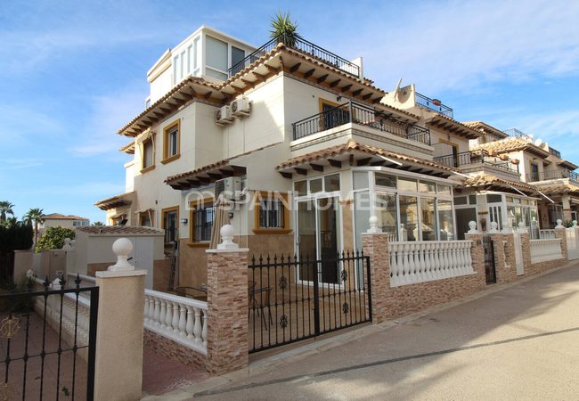 Renovated Mediterranean House Close to Amenities in La Zenia