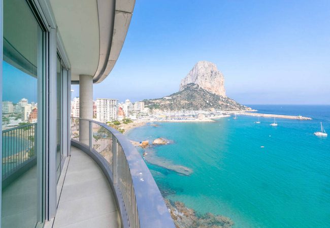 Alicante Calpe'de Havuzlu Sitede Denize Sıfır Daireler 25