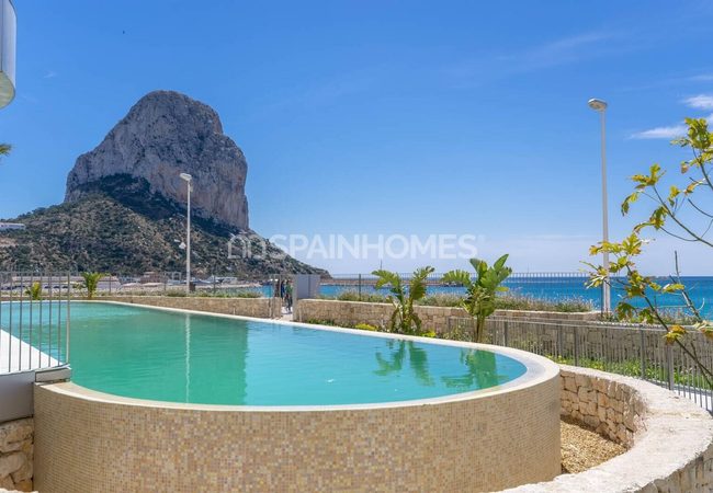 Alicante Calpe'de Havuzlu Sitede Denize Sıfır Daireler 23