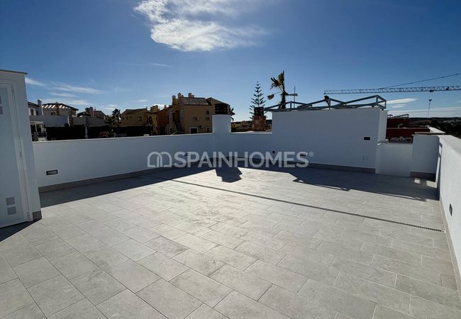 2-bedroom Golf Flats in a Complex with Pool in Algorfa Alicante 5