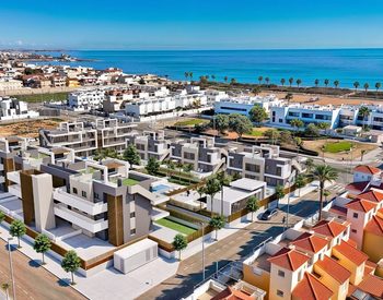 Pilar De La Horadada'da Güvenlikli Sitede Deniz Kenarında Daireler 1