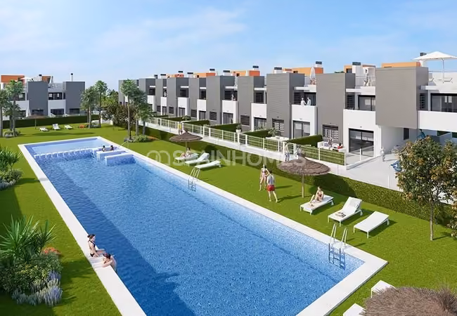 Elegantes Pisos Con Jardín O Solarium En Torrevieja