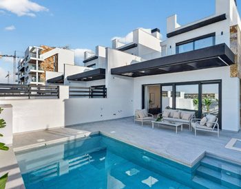 Newly-built Villas with Gym and Private Pools in Torrevieja 2