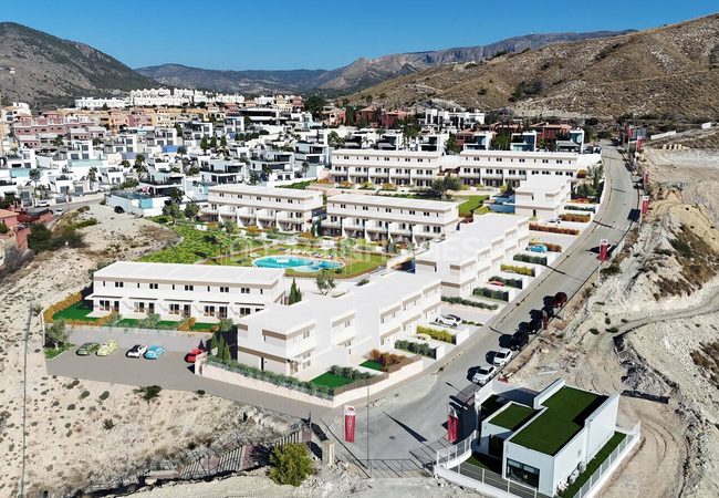 Casas Adosadas En Un Complejo Con Piscina En Finestrat 7