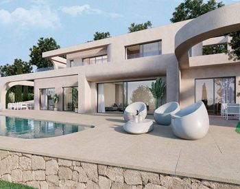 Jávea'da Havuzlu ve Modern Olanaklı 4 Yatak Odalı Villa 3