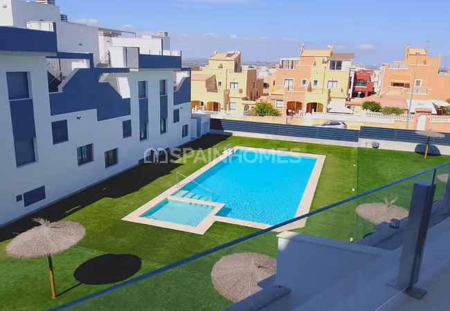 Apartments with Pool Near the Sea in Los Altos Alicante 1