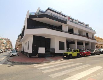 Elegant Apartments with Communal Pool in Torrevieja 1
