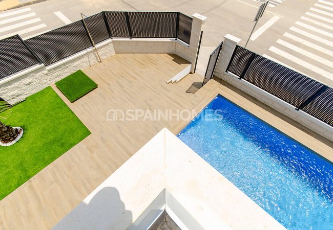 Villas with Private Pools Near Amenities in Orihuela Alicante 6