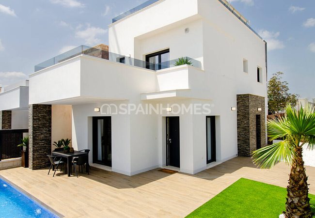 Villas with Private Pools Near Amenities in Orihuela Alicante 2