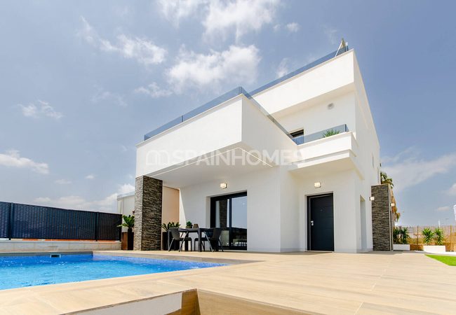Villas with Private Pools Near Amenities in Orihuela Alicante 1
