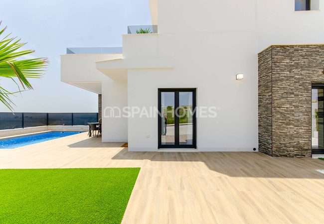 Villas with Private Pools Near Amenities in Orihuela Alicante 17
