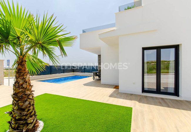 Villas with Private Pools Near Amenities in Orihuela Alicante 16