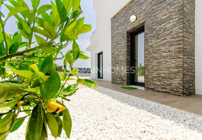 Villas with Private Pools Near Amenities in Orihuela Alicante 13