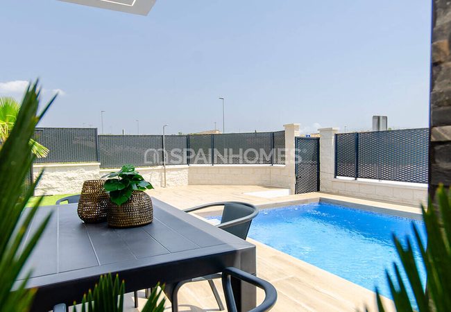 Villas with Private Pools Near Amenities in Orihuela Alicante 11