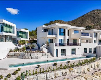 Alicante Finestrat'ta Havuzlu 8 Yatak Odalı Müstakil Villa