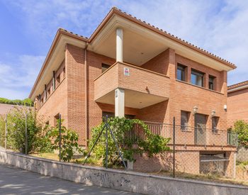 Maison À Vendre À Mataró Barcelone Avec Jardin Privé 2