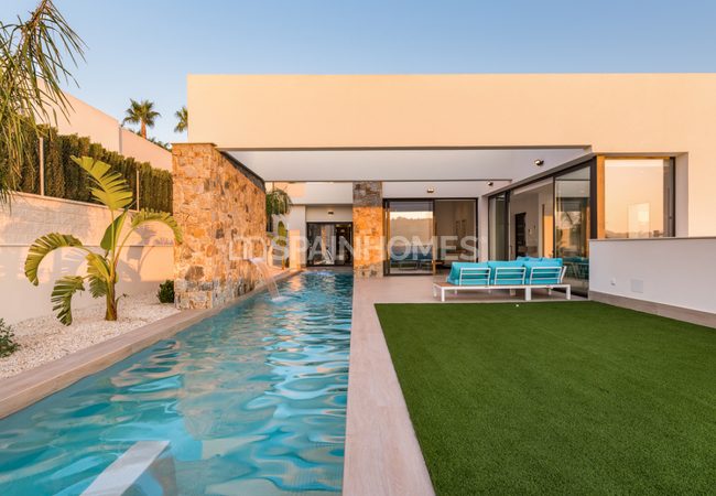 Spacious New Villa with Private Pool in Benijofar, Alicante 13