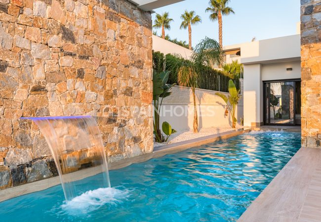 Spacious New Villa with Private Pool in Benijofar, Alicante 4