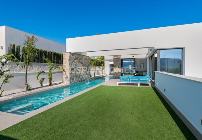 Spacious New Villa with Private Pool in Benijofar, Alicante 5