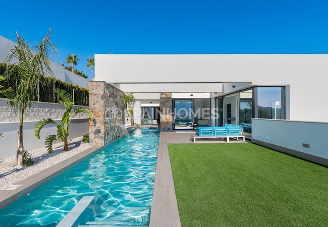 Spacious New Villa with Private Pool in Benijofar, Alicante 6