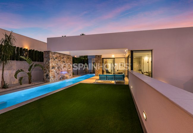 Spacious New Villa with Private Pool in Benijofar, Alicante 7
