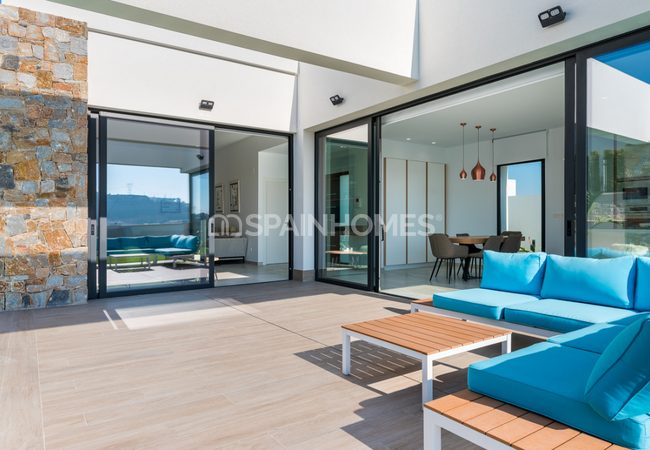 Spacious New Villa with Private Pool in Benijofar, Alicante 8